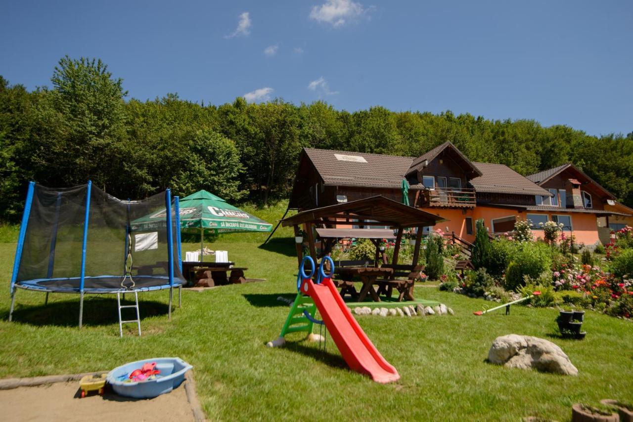 Dumbrava Ursului Hotel Zărneşti Bagian luar foto