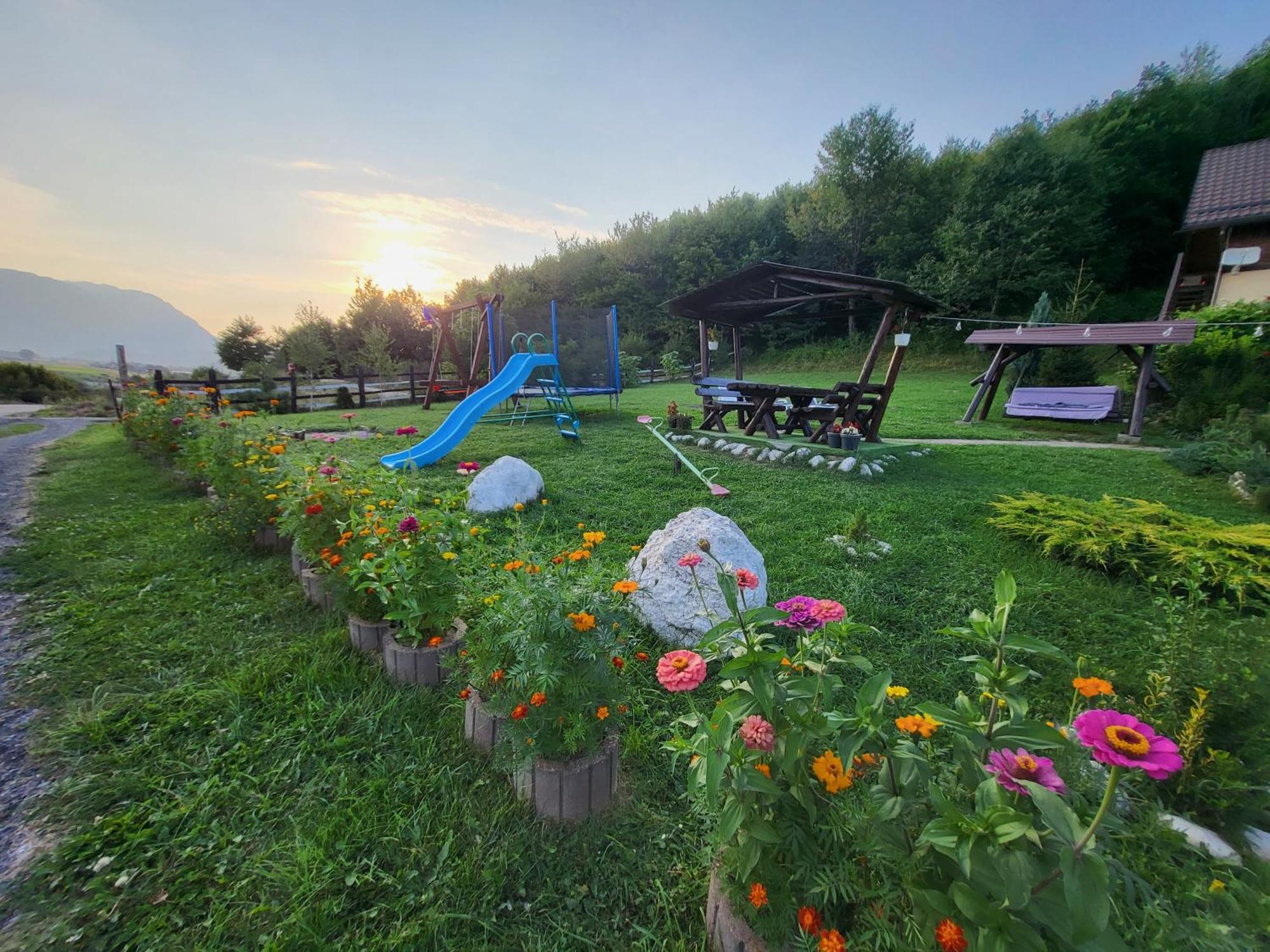 Dumbrava Ursului Hotel Zărneşti Bagian luar foto